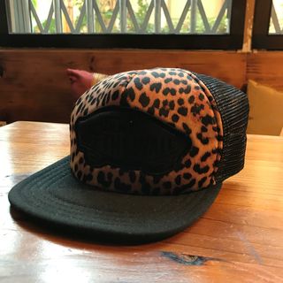 gorra vans leopardo