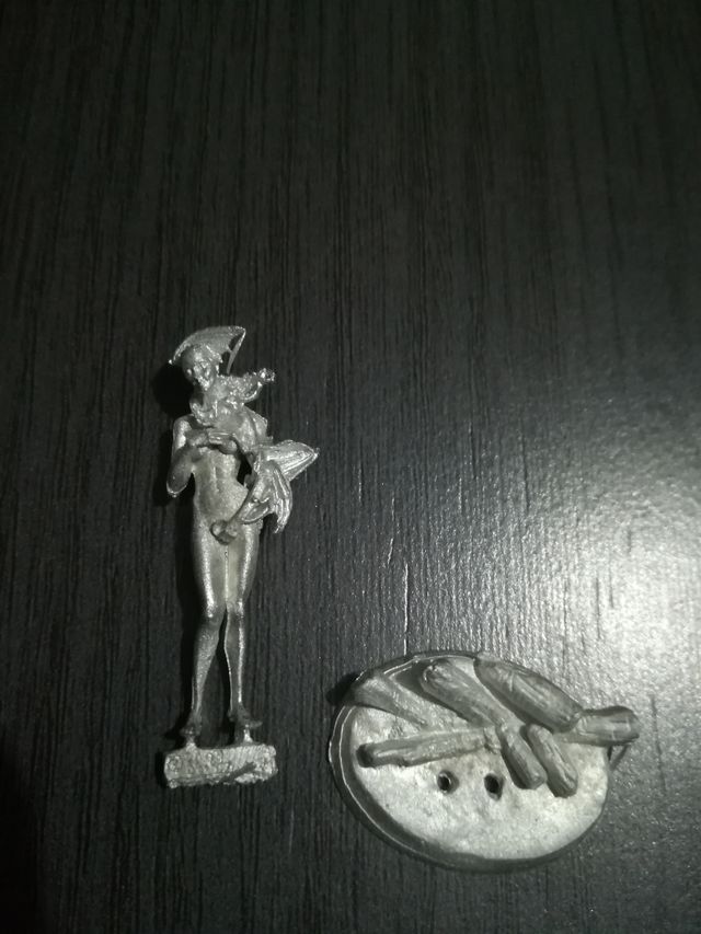 Figura miniatura metal Daenerys de Dark Sword