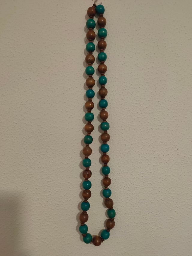 Collar de madera