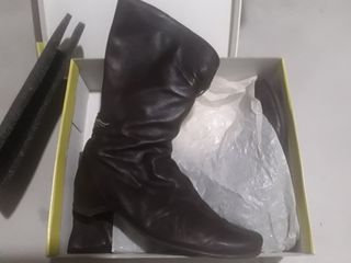 Elegantes botas de mujer, talla 42 de segunda mano por 42 EUR en Valencia  en WALLAPOP