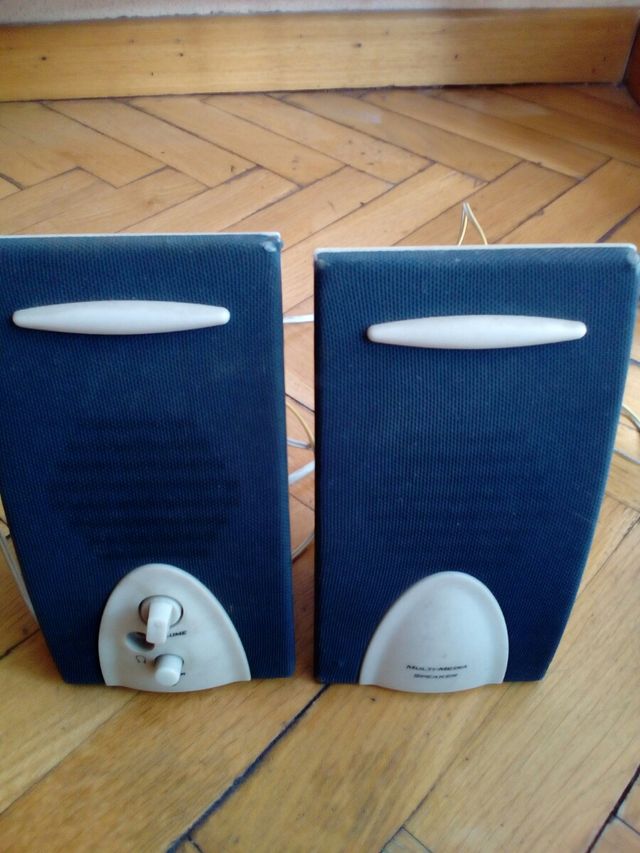 Altifalantes pequenos.