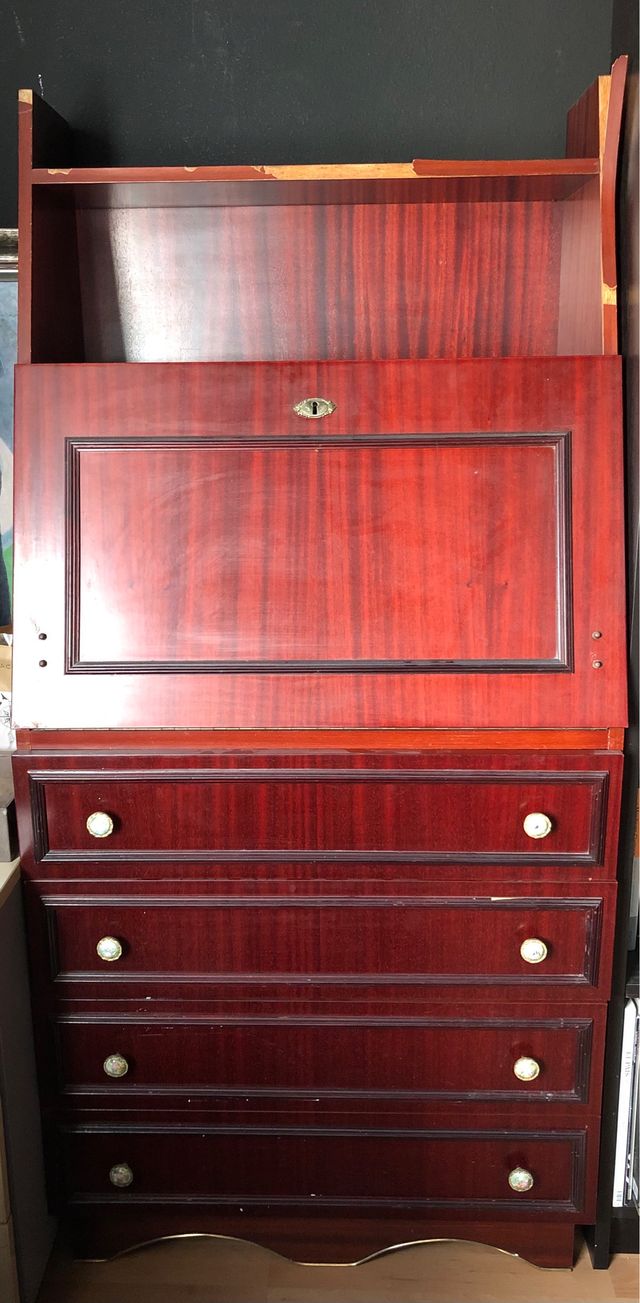 Mueble-escritorio de segunda mano por 25 € en Madrid en WALLAPOP