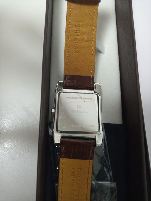 Reloj clasico pertegaz