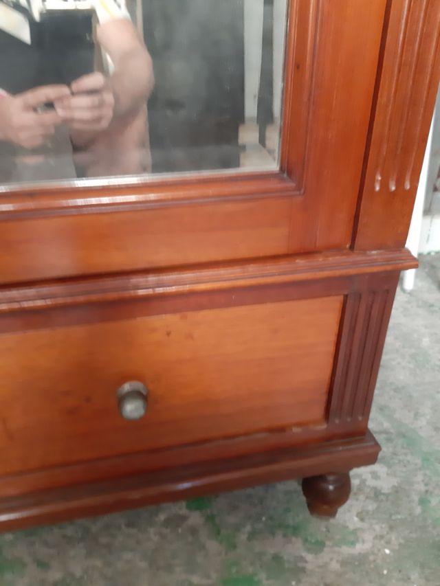 Armario de caoba de segunda mano por 1 € en Arcade en WALLAPOP
