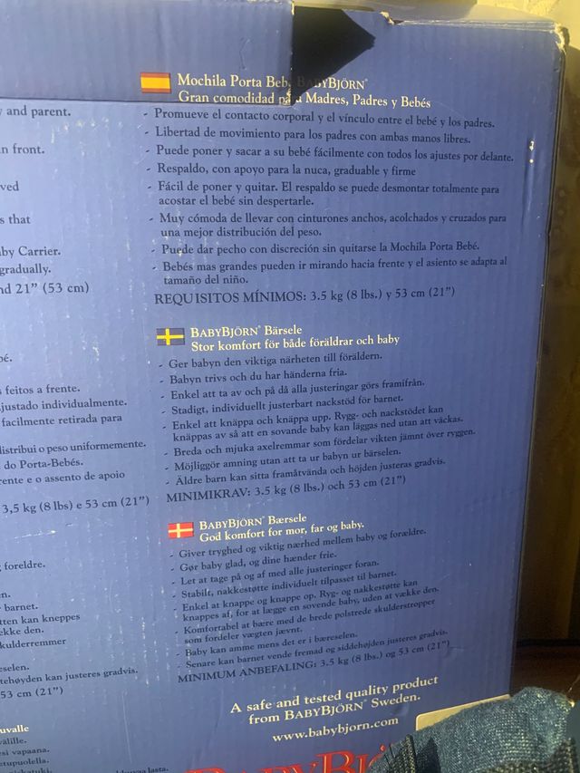 Mochila porta-bebes de la marca BABY BJORN