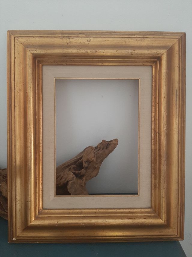 Cornisa de cuadro dorada