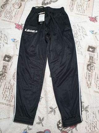 Pantalón chándal Legea 2XS (10 años) de segunda mano por 7 EUR en Pamplona  en WALLAPOP