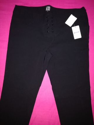 Pantalón mujer sin usar talla 42 de segunda mano por 6 EUR en Huelva en  WALLAPOP