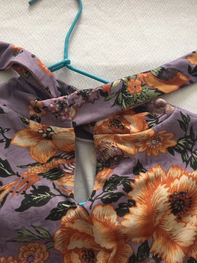 Blusa malva flores elástica lazo cuello t-M Zara