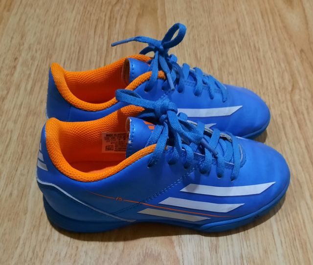alumno periódico Punta de flecha Botas de fútbol Adidas f5. Talla 30. de segunda mano por 10 € en A Coruña en WALLAPOP alumno periódico Punta de flecha Botas de fútbol Adidas f5. Talla 30. de segunda mano por 10 € en A Coruña en WALLAPOP