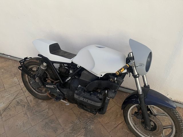 Colín bmw k75 café racer monoplaza
