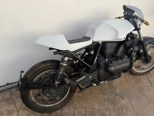 Colín bmw k75 café racer monoplaza