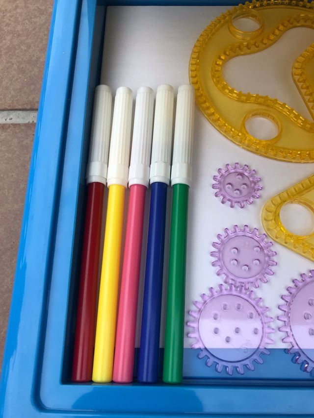 Pupitre dibujo de formas y magnético NUEVO