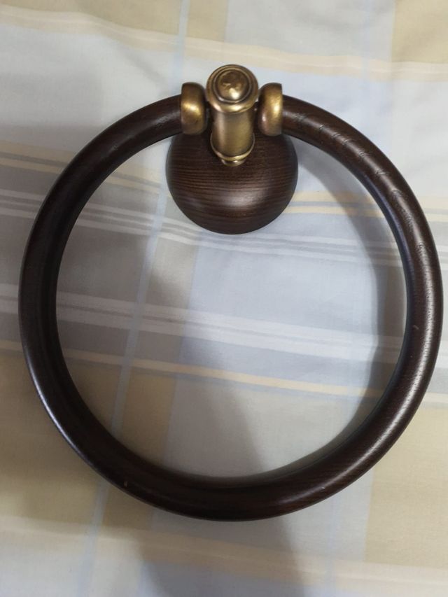 Conjunto de accesorios de madera para baño