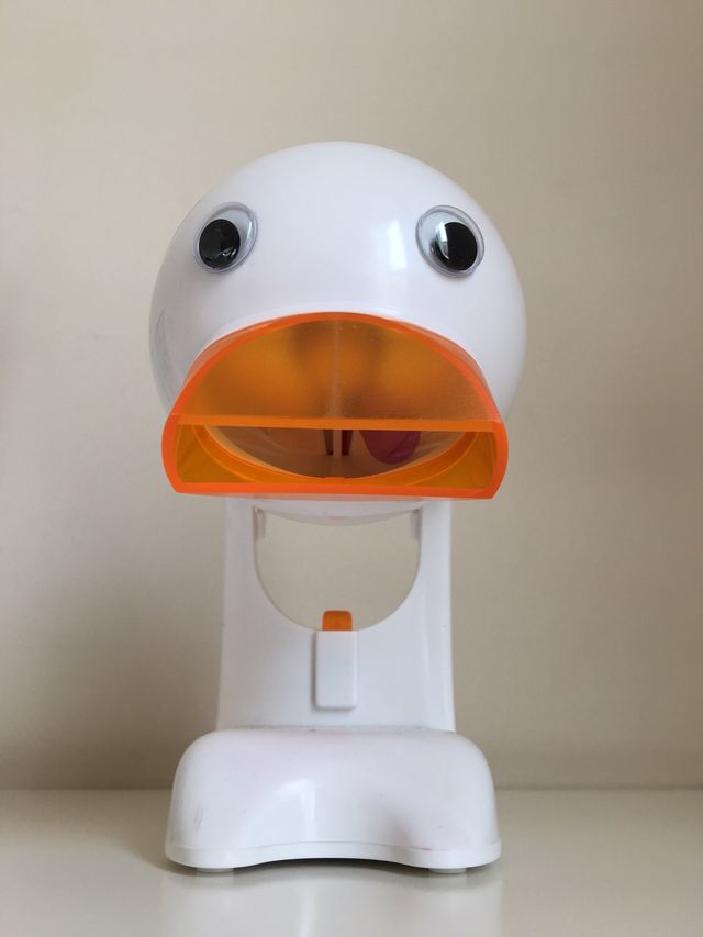 Secador de uñas con forma de pato