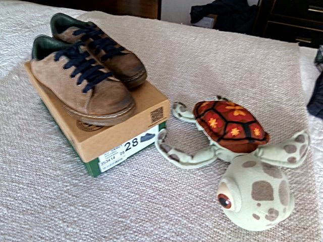 Zapato piel niño talla 28. Usado