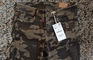 Pantalón vaquero militar.talla 38.zara.nuevo de segunda mano por 9 EUR en  Corrales en WALLAPOP