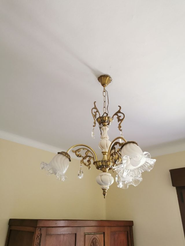 Juego de lámparas de techo + mesa de segunda mano por 60 € en Oviedo en