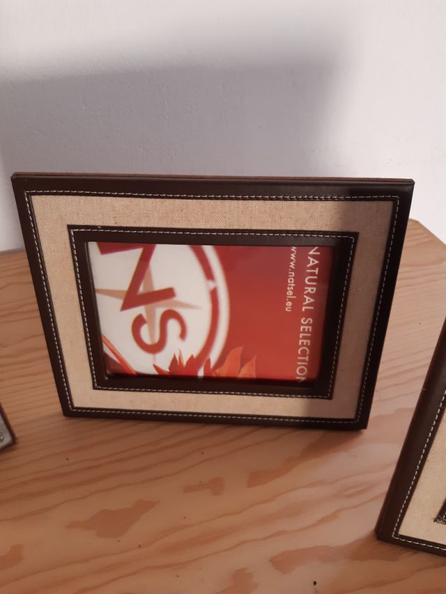 Portafotos cuero y rafia