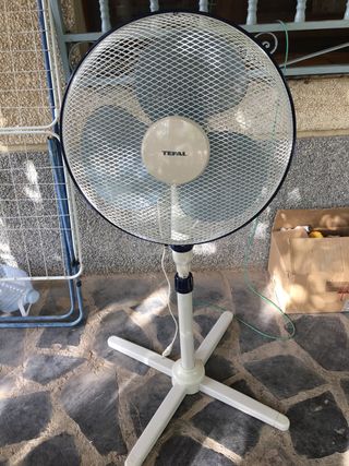 Ventilador de pie de segunda mano en Zaragoza en WALLAPOP Ventilador de pie Apelson. de segunda mano por 12 € en