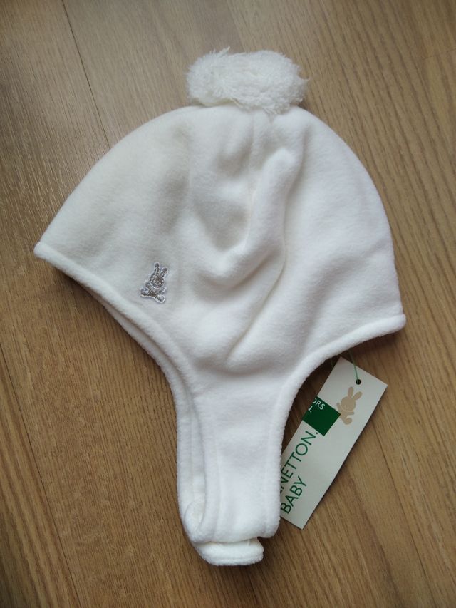Gorro de bebé. Talla 6-9 meses. Benetton