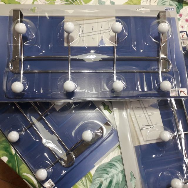 Vendo 3 percha para puerta, sin estrenar