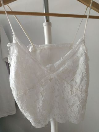 Top blanco encaje de segunda mano en Alcalá de Henares en Blusa de encaje blanca de segunda mano en Alcalá de Henares