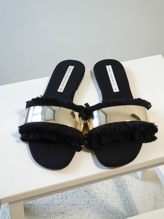 Sandalia plana Zara de segunda mano por 15 EUR en A Coruña en WALLAPOP