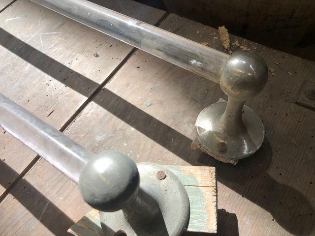 4 cuelga toalla casa modernista