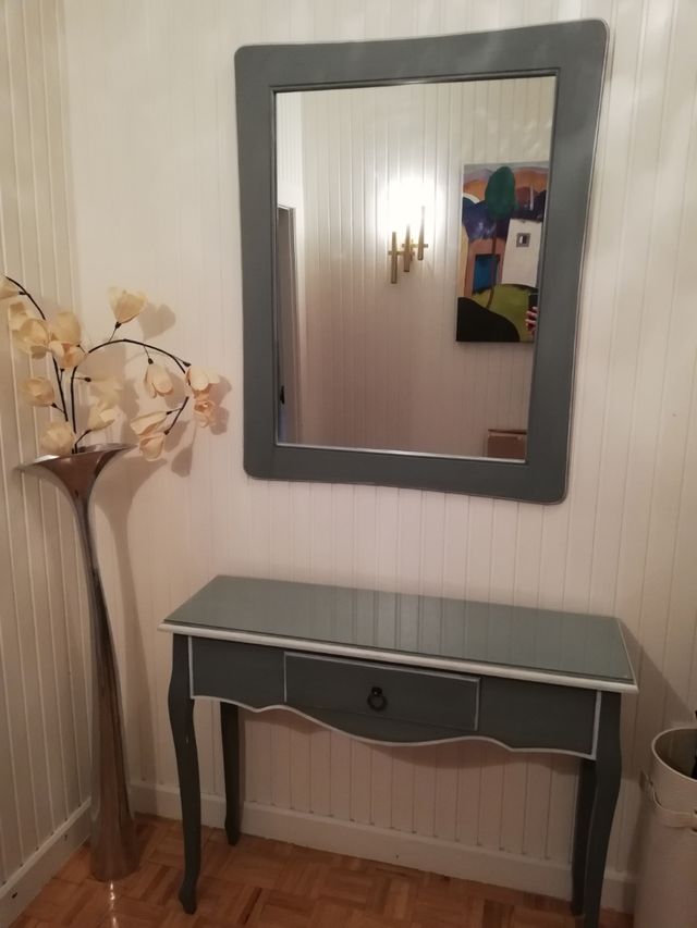 Consola entrada y espejo de segunda mano por 200 € en Burgos en WALLAPOP