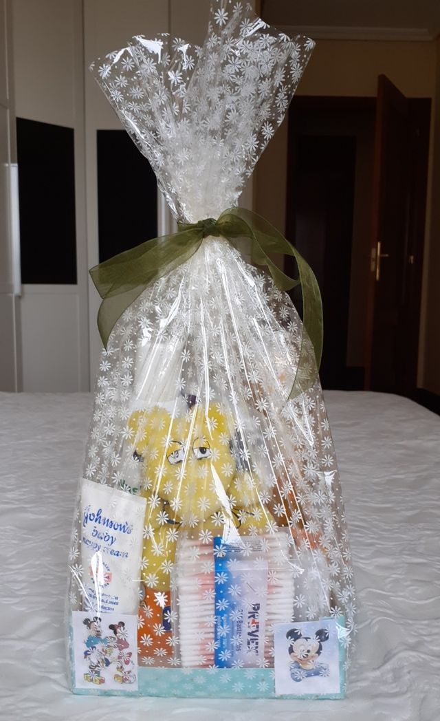 Canastilla de bebé. Higiene y cuidado del bebe