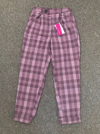 Pantalón de cuadros de Stradivarius de segunda mano por 10 EUR en  Valladolid en WALLAPOP