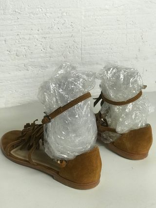 SANDALIAS PLANAS ROMANAS ZARA T. 38