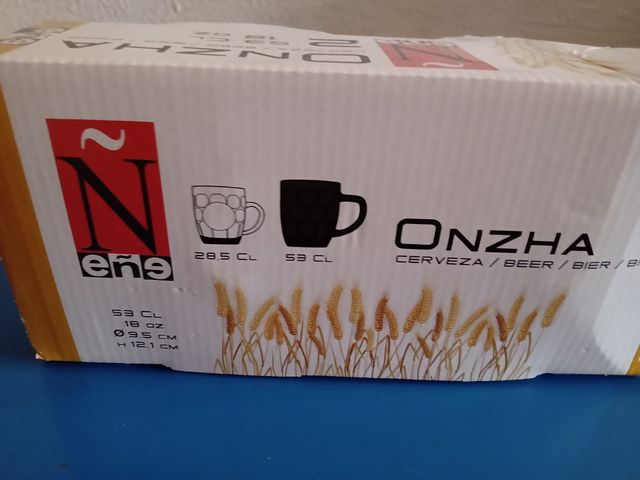 Canecas de cerveja de meio litro