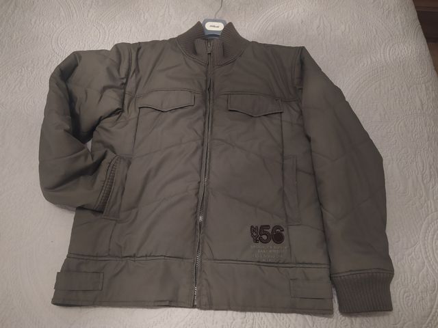 chaqueta cazadora de hombre  de pull and bear