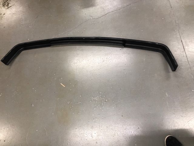 Adicionado o lábio com spoiler BMW E30