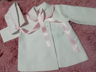 Abrigo verano bebé niña de segunda mano por 15 EUR en Alfaro en WALLAPOP