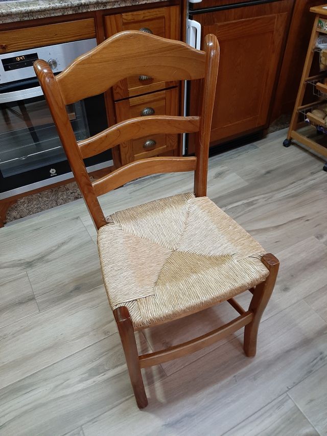 Sillas de cocina de segunda mano por 15 € en Chiclana de la Frontera en