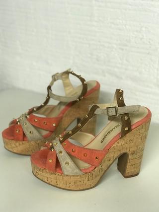 SANDALIAS  TIRAS COLOR ALPE T. 39