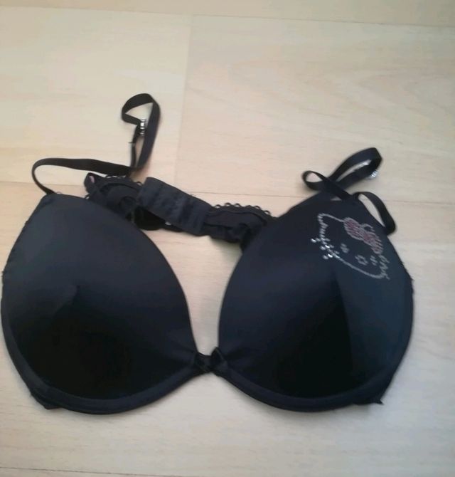 Sujetador hello kitty,talla 90B de oysho