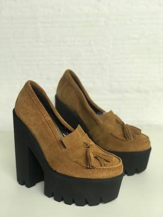 ZAPATO PLATAFORMA UN PASO MÁS T.38 NUEVOS