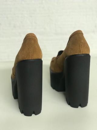 ZAPATO PLATAFORMA UN PASO MÁS T.38 NUEVOS