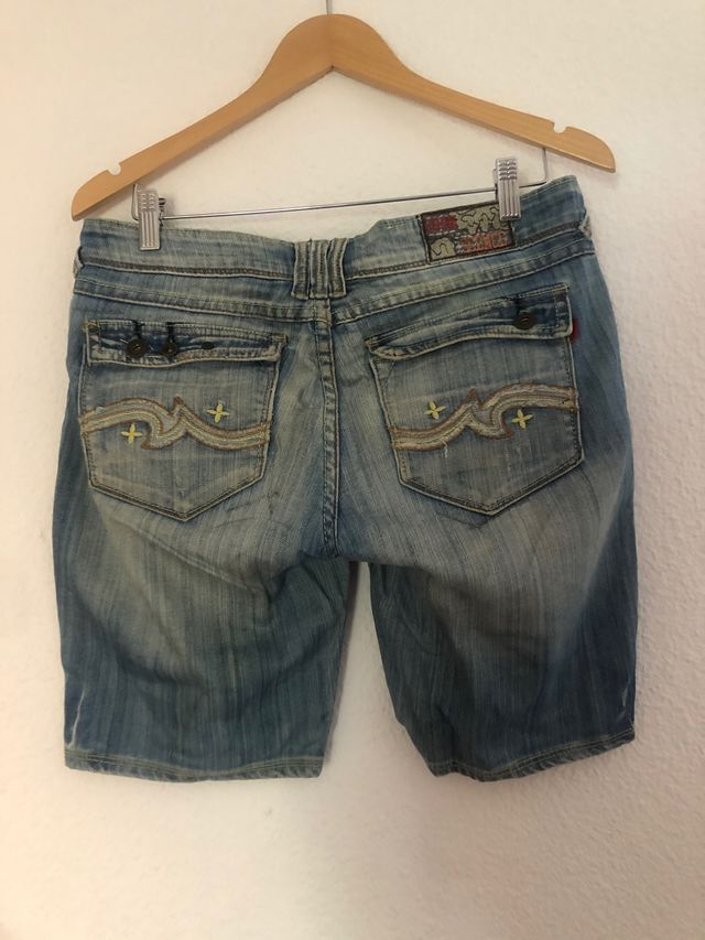 Pantalón vaquero corto supermoderno