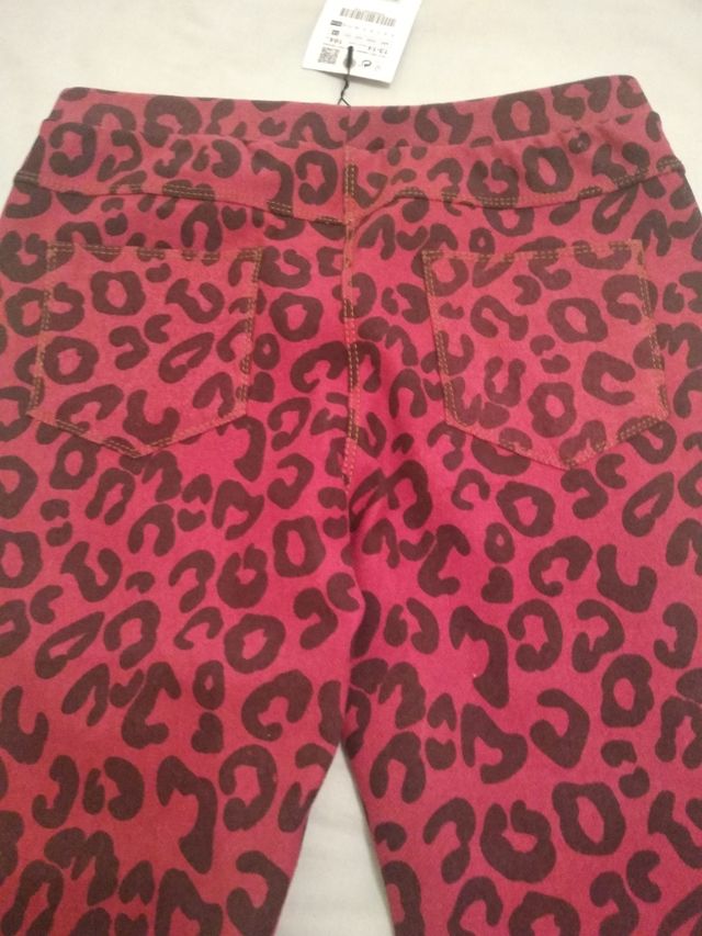 Pantalon/Malla de Zara.