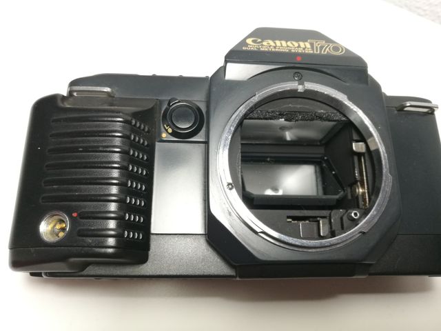 Canon T70 + 28-200mm Macro Hanimex 28-200mm