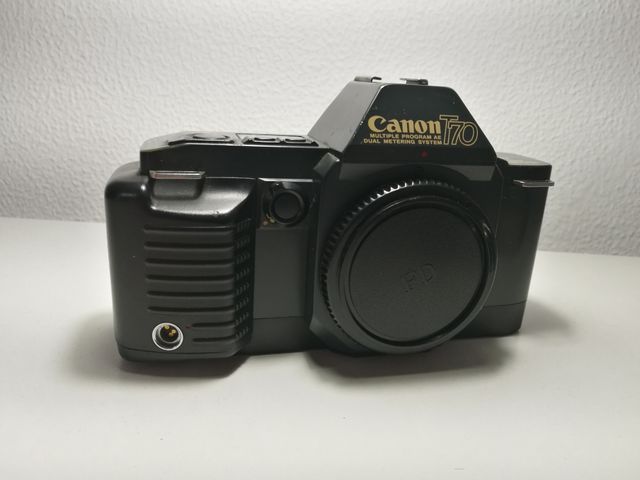 Canon T70 + 28-200mm Macro Hanimex 28-200mm