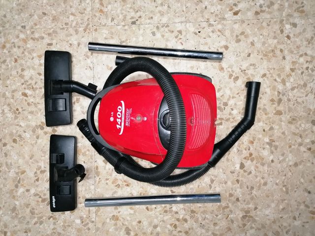 aspiradora LG con todos sus accesorios