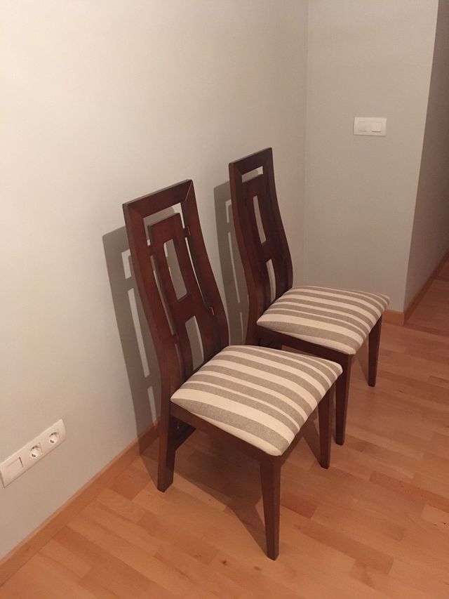 SILLAS COMEDOR de segunda mano por 89 € en Madrid en WALLAPOP