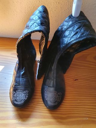 Botas altas Pedro Miralles negras de piel 38 de segunda mano por 29 EUR en  Linares en WALLAPOP