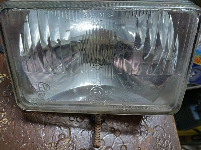 Faro delantero. Puch cóndor trail